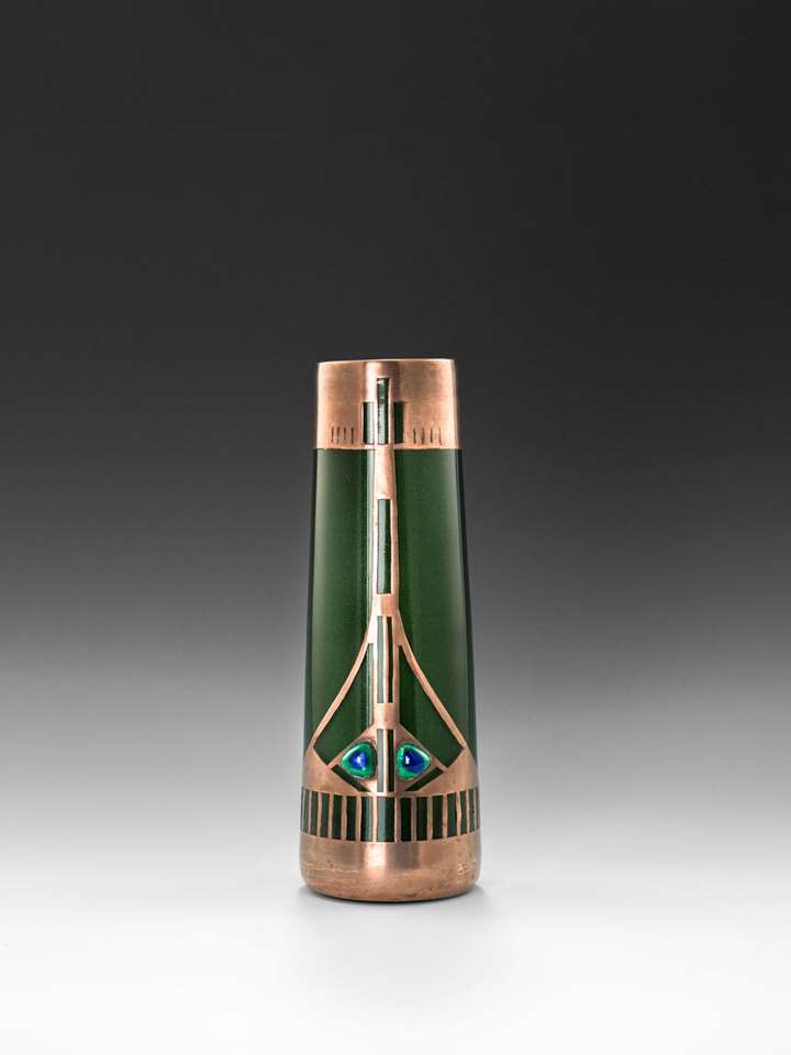 SECESSIONIST VASE